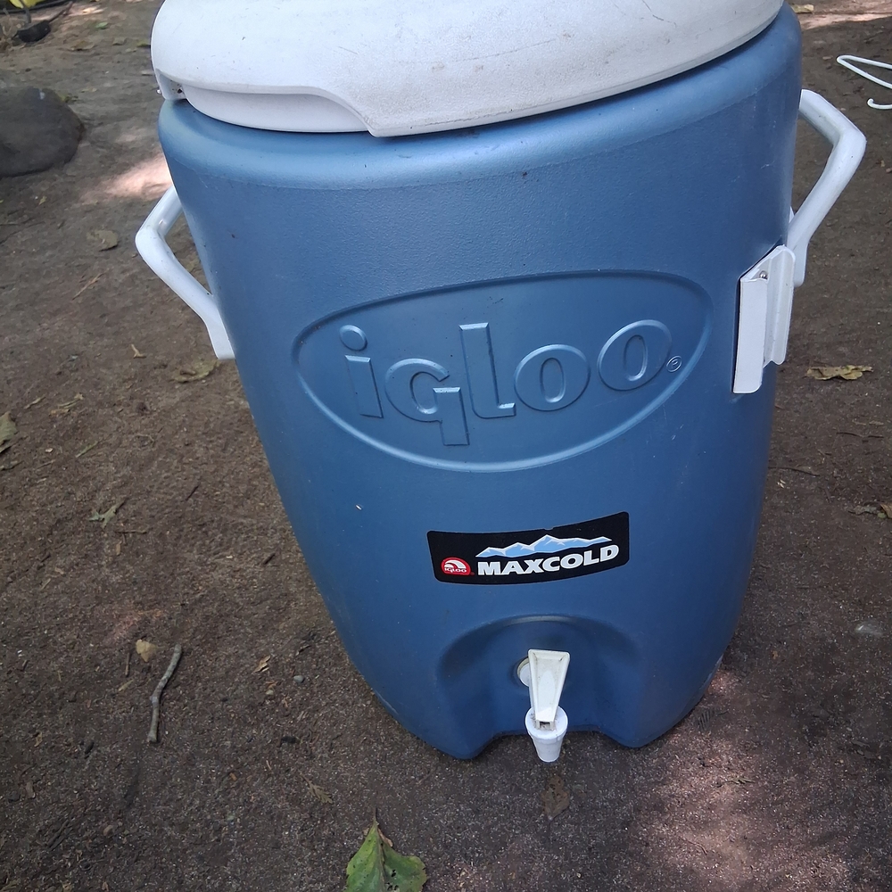 Igloo MaxCold Blue Beverage Dispenser